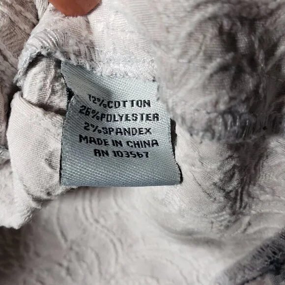 Analogy Women's Sz L Patterned Embroidered Statement Denim Jacket(1704) - Picture 8 of 8